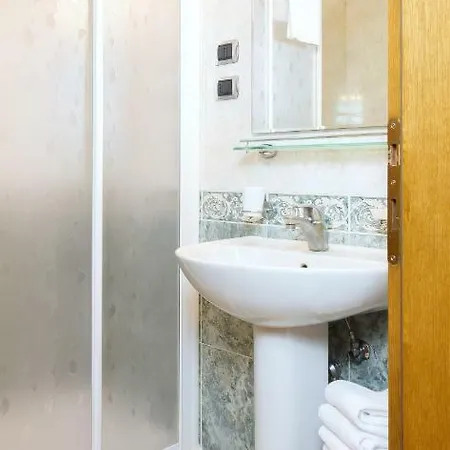 Guest house Ca' San Marcuola 2 *